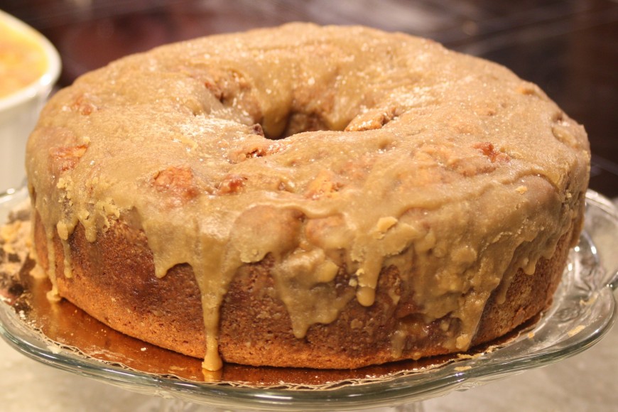 Mom's Fresh Apple Cake